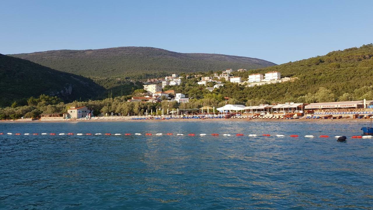 Apartmani Lazarevic Luštica Kültér fotó
